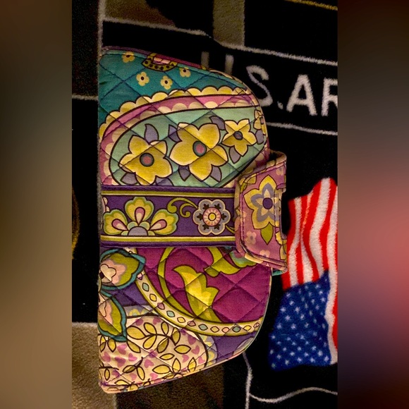 Vera Bradley retired Heather print magnet lock wallet with change purse inside - Picture 1 of 5